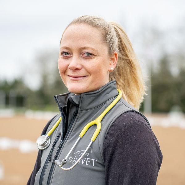 Lucy Cheetham - EquiVet (Web)