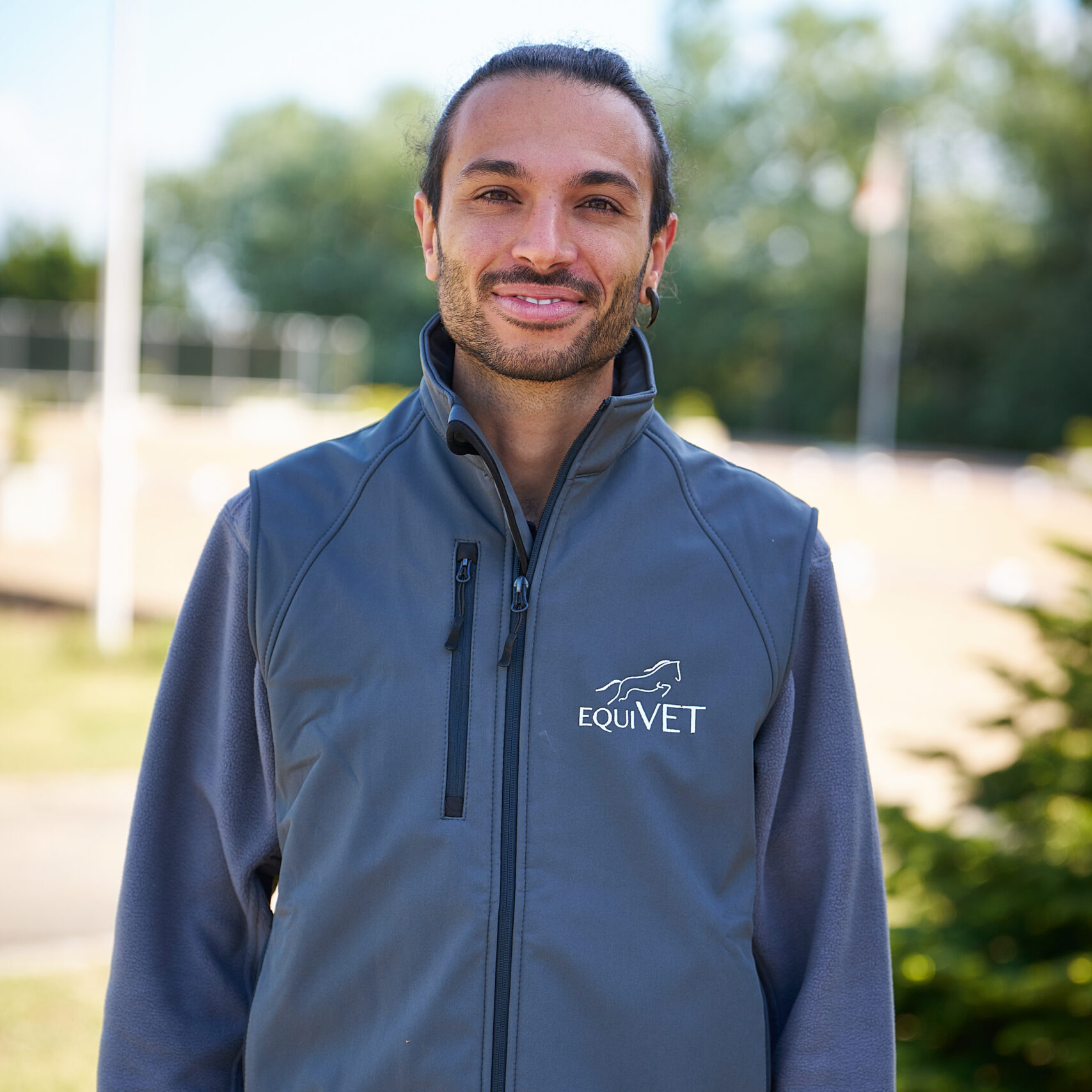 13-05-26 MBP08228Equivet